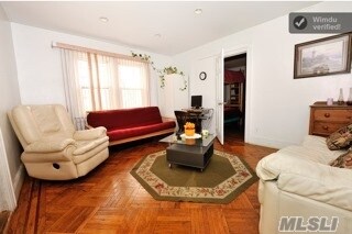 Building Photo - 66-60-60-75 75th St