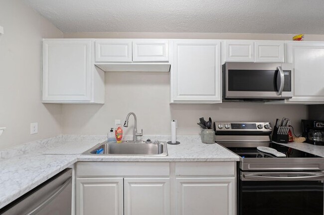 Building Photo - 40 11th St