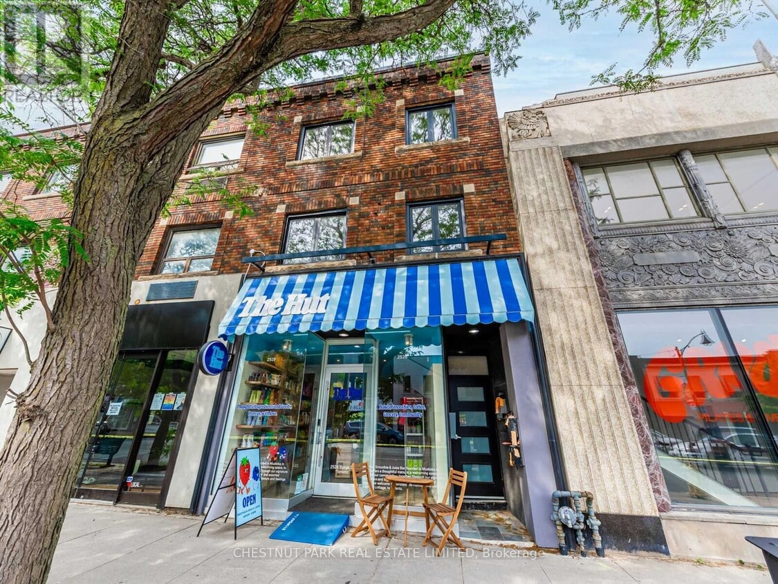 Photo principale - 2528 Yonge St