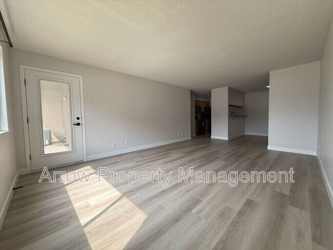 Foto del edificio - 2330 N 44th St