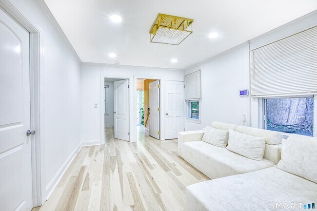 Foto del edificio - 115 Wilton Rd