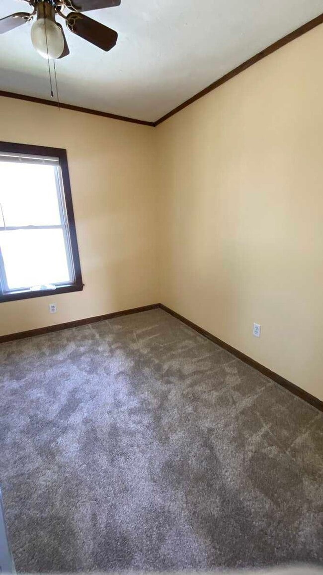 Building Photo - 6 Hill Ave