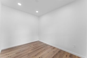 Building Photo - 1507 N Durham Dr