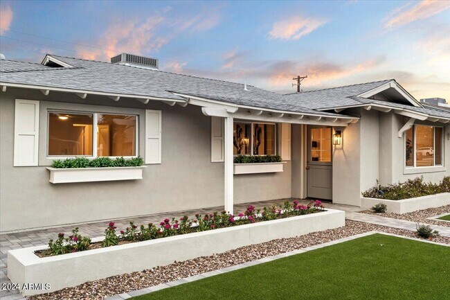 Building Photo - 8638 E Highland Ave