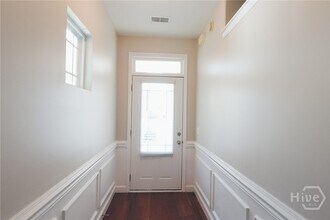 Building Photo - 260 Summer Hill Way