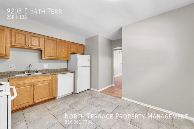 Building Photo - Renovated 2BR Raytown Gem