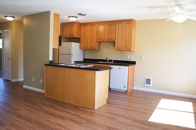 Foto del edificio - Garden Style 2Bdr in Bustling SE Ready Soon!