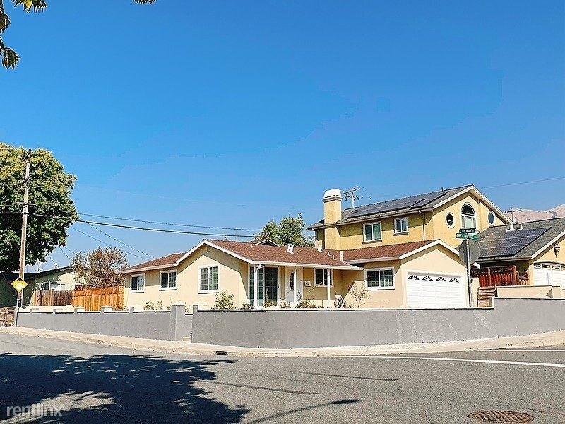 Primary Photo - 3 br, 2 bath House - 405 Greathouse Drive