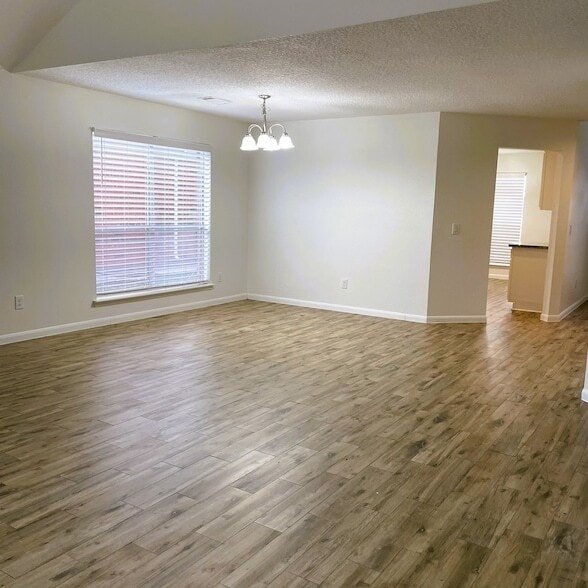 Photo - 18143 Holly Forest Drive Unit House