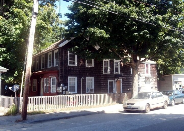Primary Photo - 8-10 Willow St
