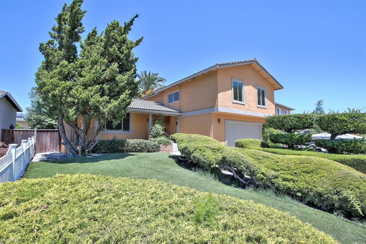 Foto principal - 4 br, 2.5 bath House - 809 Colleen Drive