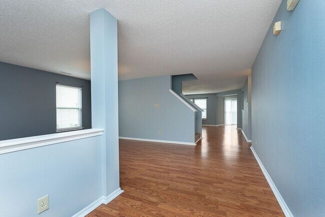 Building Photo - Large 4 Bedroom in Fishers!