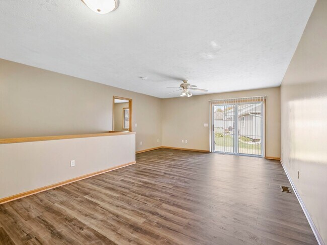 Foto del edificio - 6901 N Steamboat Dr