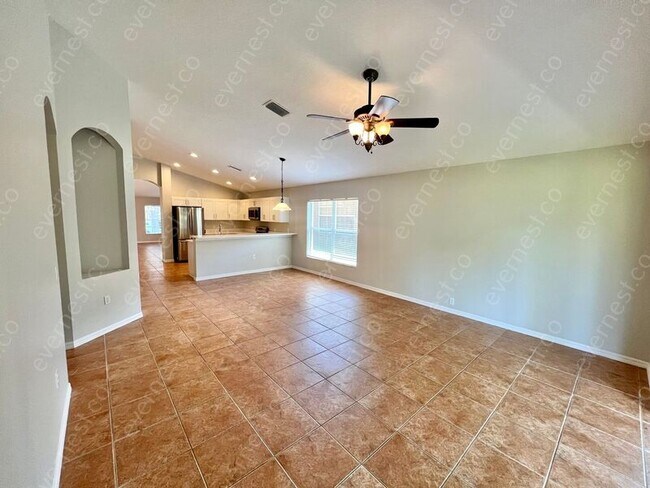 Building Photo - 19143 Dove Creek Dr