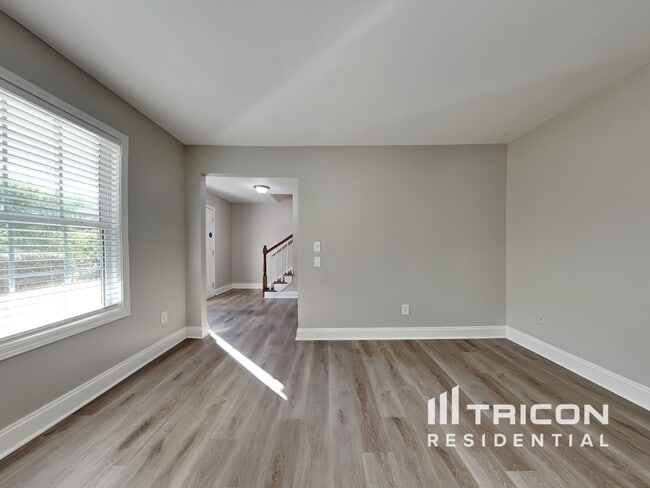 Building Photo - 3540 Stoney Creek Way