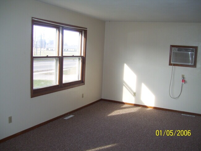 Living Room - 127 N Walworth St