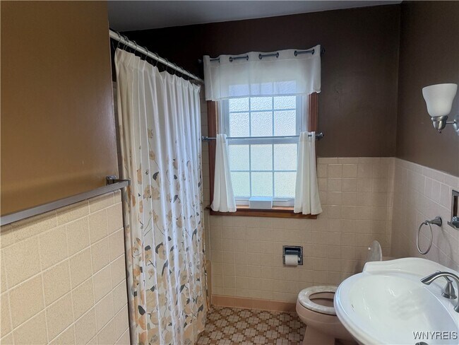 Foto del edificio - 8946 Rivershore Dr
