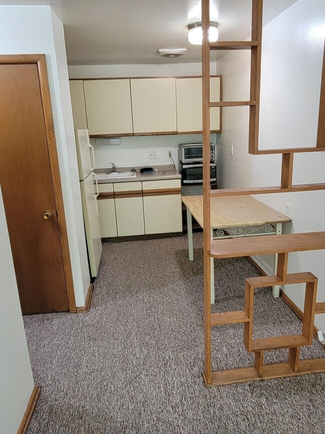 Building Photo - 1484