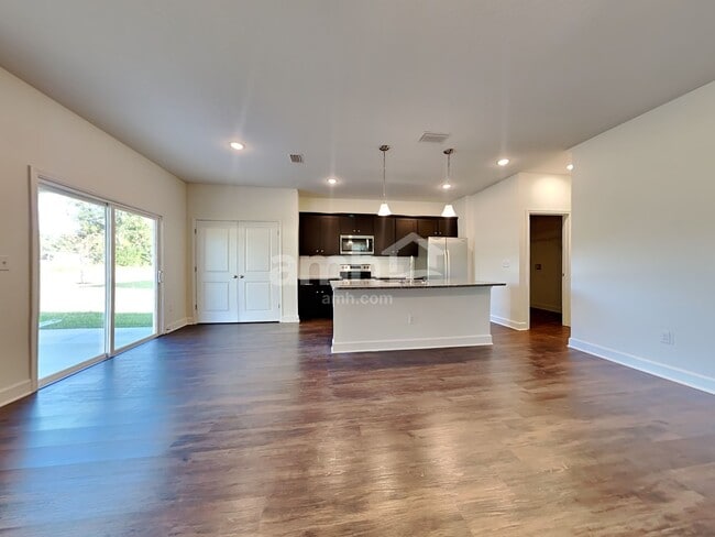 Foto del edificio - 998 Tan Tara Trl