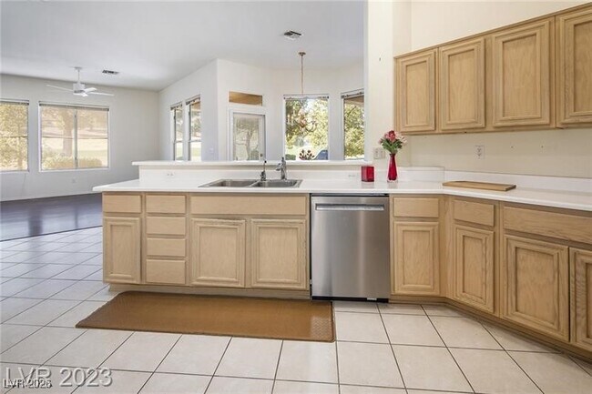 Building Photo - 3033 Highland Falls Dr