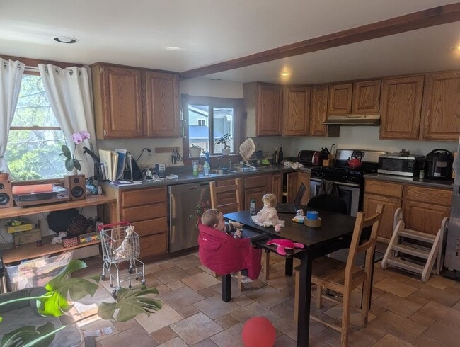 Foto del edificio - 125 1/2 Spring St