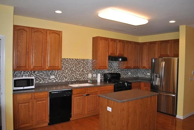Foto del edificio - 825 Lewisburg Ln