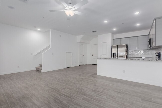 Foto del edificio - Brand New Townhome For Rent