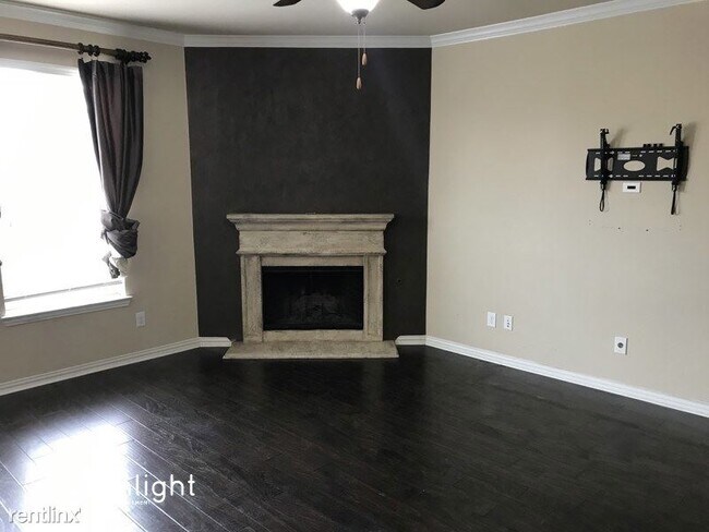 Foto del edificio - 4 br, 3.5 bath House - 3429 Twin Pines Dri...