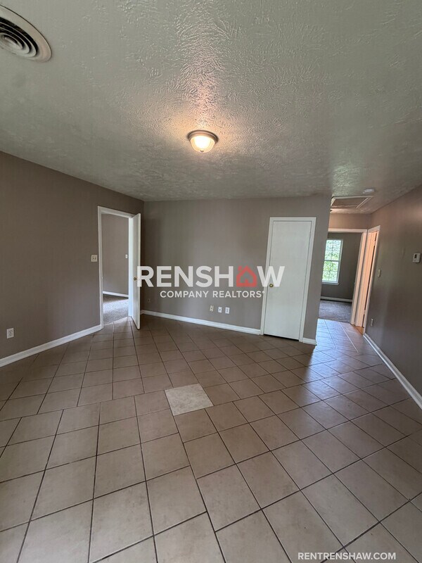 Building Photo - 408 McGee Loop