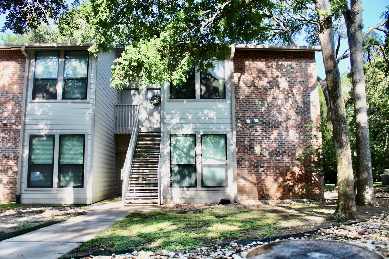 Primary Photo - 3839 Dry Creek Dr