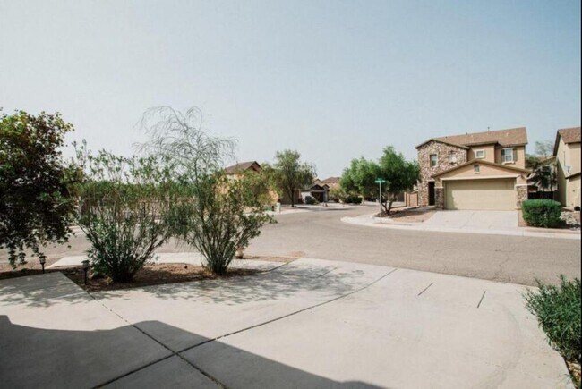 Building Photo - 2777 W Leafwing Dr
