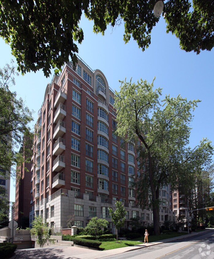 33 Delisle Ave, Toronto, ON M4V 1S5 Apartments 33 Delisle Ave Toronto