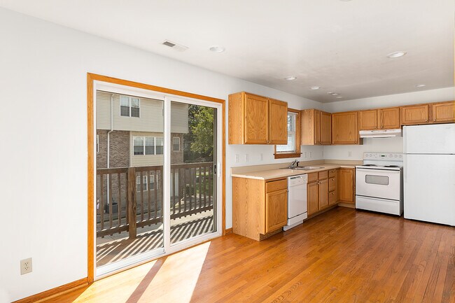 Building Photo - 908 Buchanan Ave