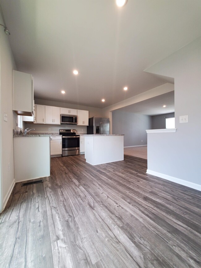 Building Photo - 116 Manilla Cir