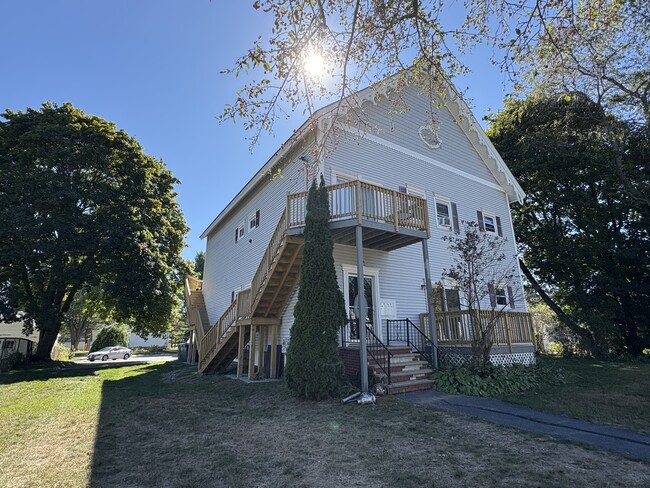 Foto del edificio - 66 E Valentine St