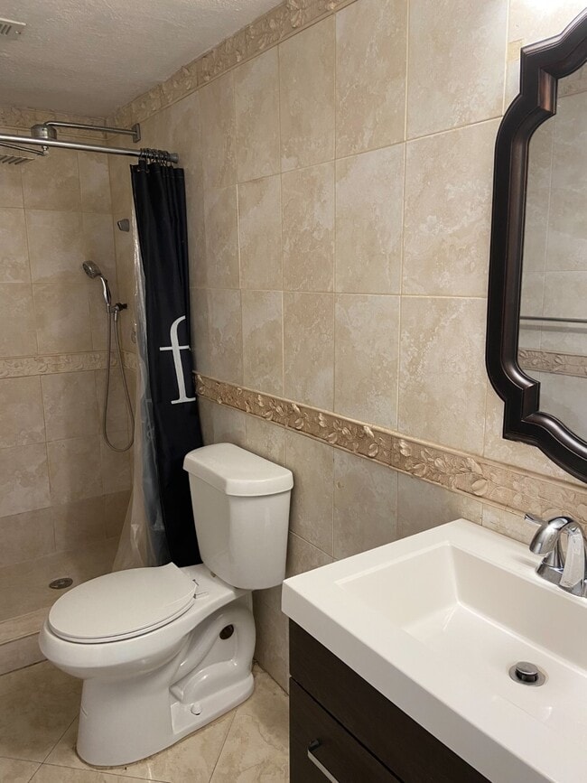 Master Bath - 8601 SW 94th St