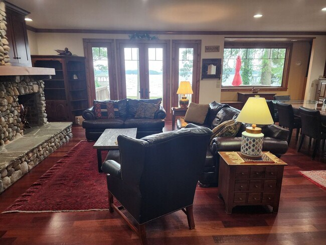 Building Photo - Fully Furnished Lakefront Home
