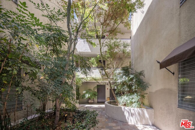 Foto del edificio - 211 S Wilson Ave