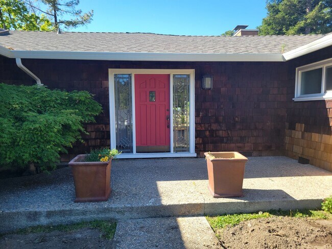 Building Photo - Single Level Rancher ion Sleepy Hollow Area