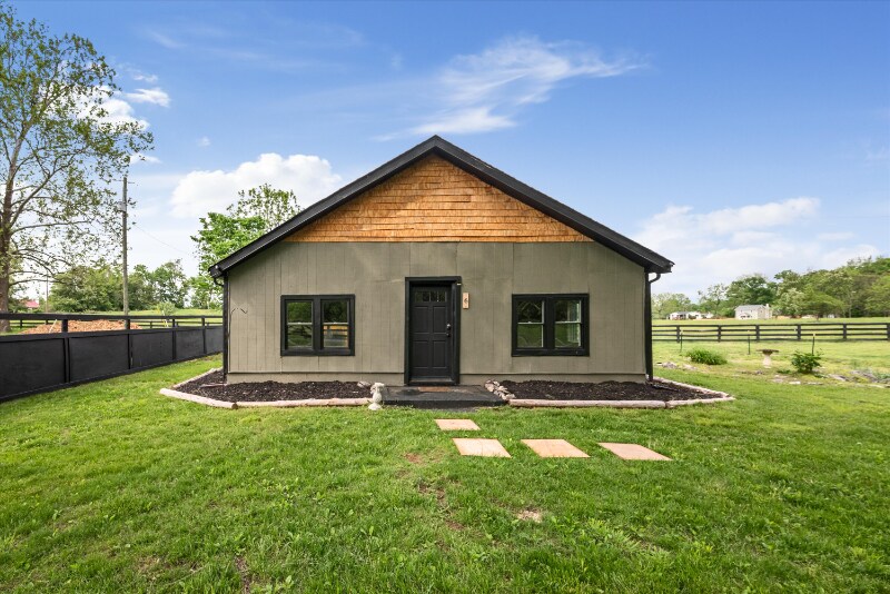 Foto principal - 6 Triple Oak Ln