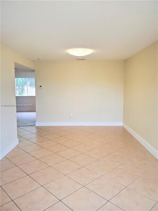 Building Photo - 15250 SW 134th Pl