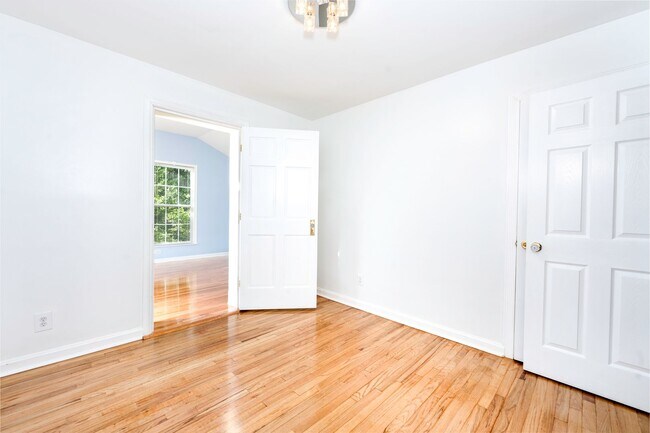 Foto del edificio - Gorgeous 5BR/3FB Bethesda Home - Spacious ...