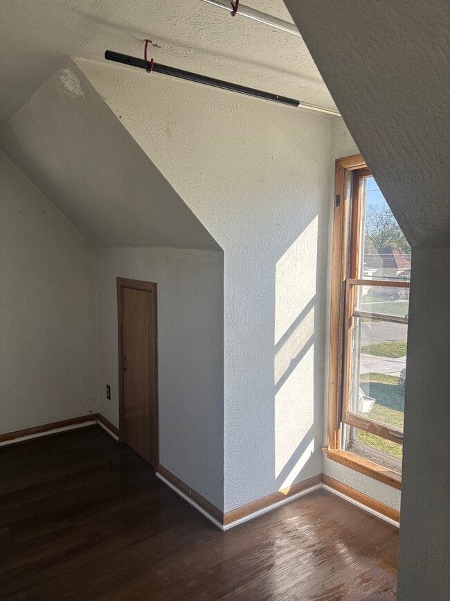 Dormitorio 1 - 314 S Park St