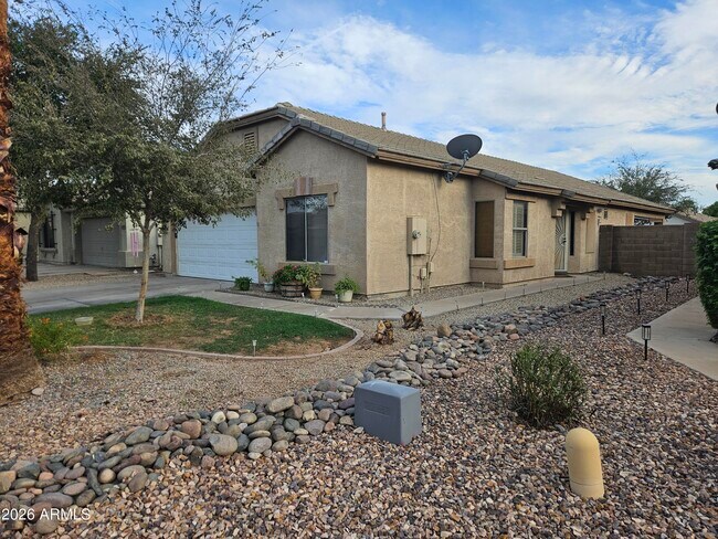 Building Photo - 10937 E Catalina Ave