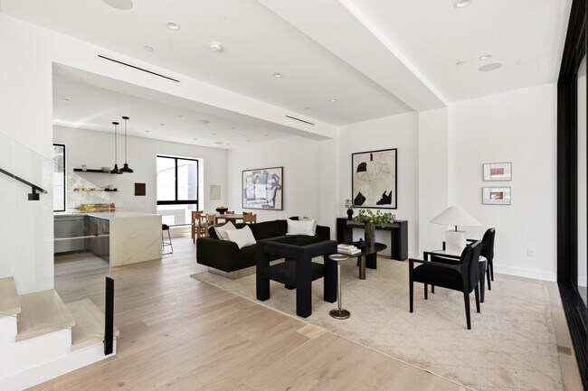 Foto del edificio - 861 1/2 Hyperion Ave