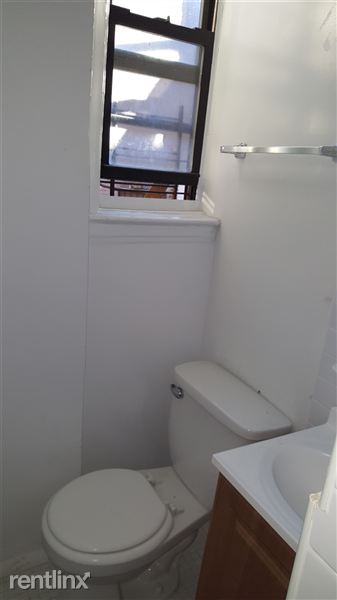 Foto del edificio - 510 Riverdale Ave