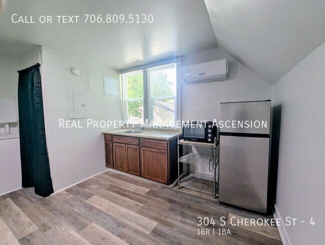 Foto del edificio - 304 S Cherokee St