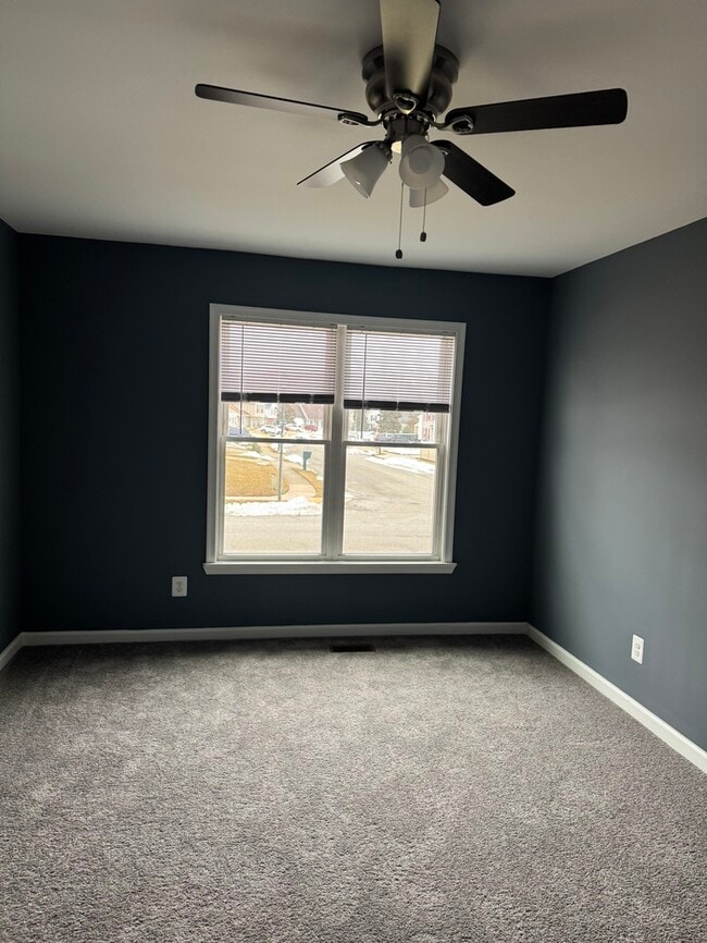 Building Photo - 3 Bedrooms 3 Bathrooms