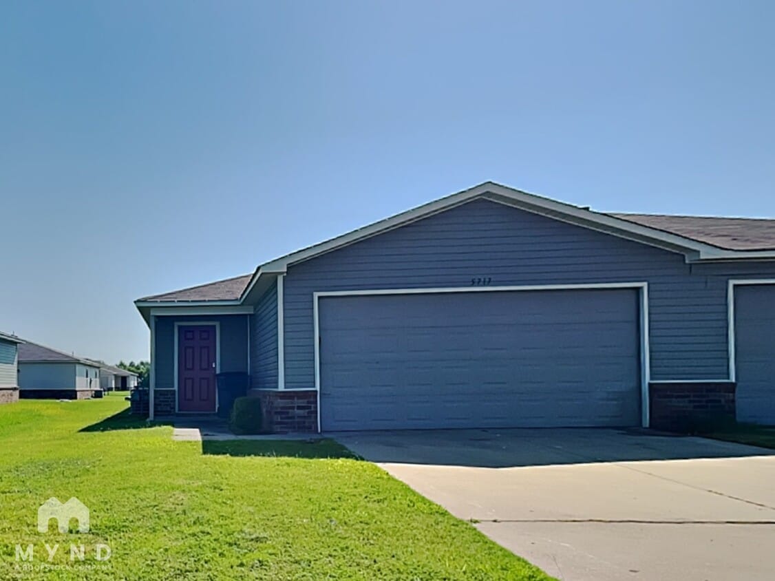 Primary Photo - 5717 N 33rd St