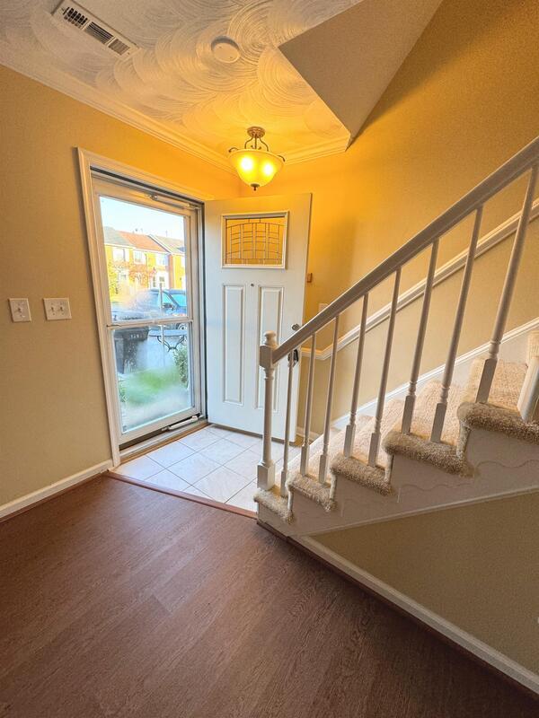 Building Photo - 1363 Battleford Dr